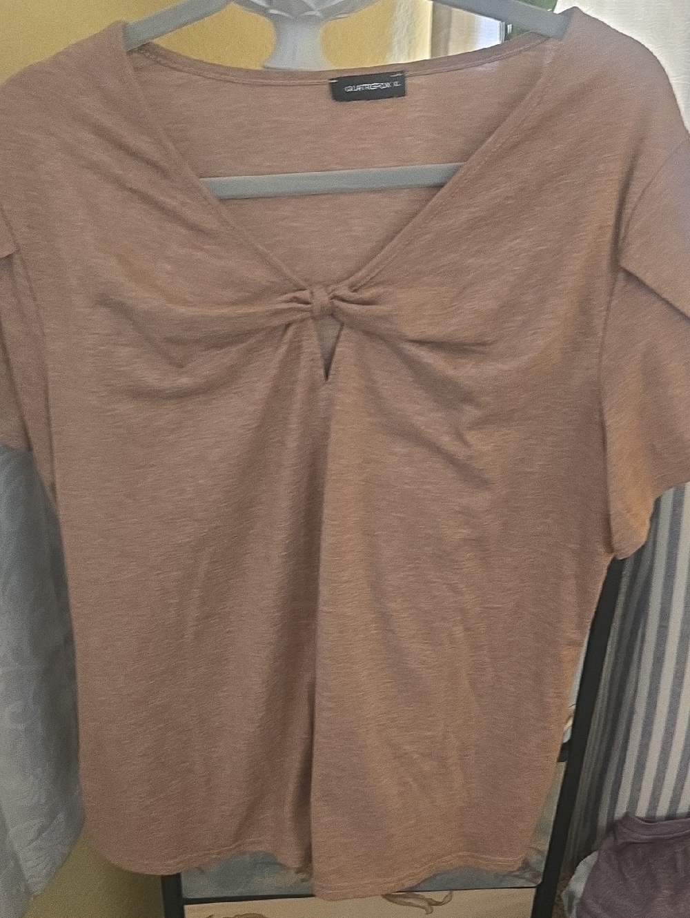 Auden Twist-Knot Short Sleeve Top — Mauve